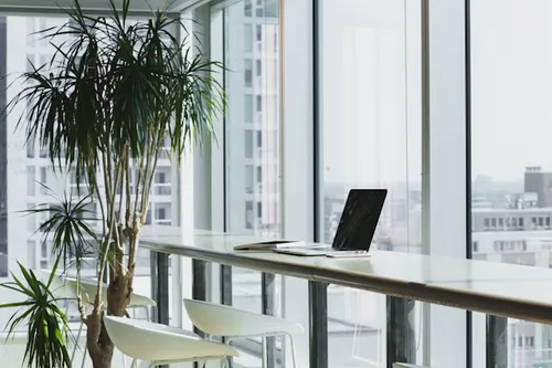 KI im modernen Arbeitsumfeld: Ein Leitfaden für Unternehmen